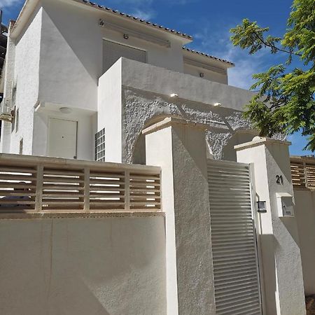 ベニドルム Casa Mya Con Terreno Privado Y Parking Compartido - A 800M De Playa Ponienteヴィラ エクステリア 写真