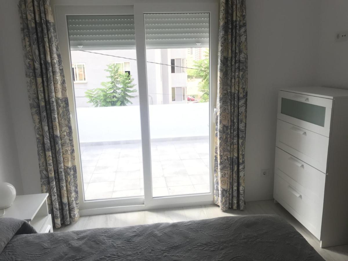 ベニドルム Casa Mya Con Terreno Privado Y Parking Compartido - A 800M De Playa Ponienteヴィラ エクステリア 写真