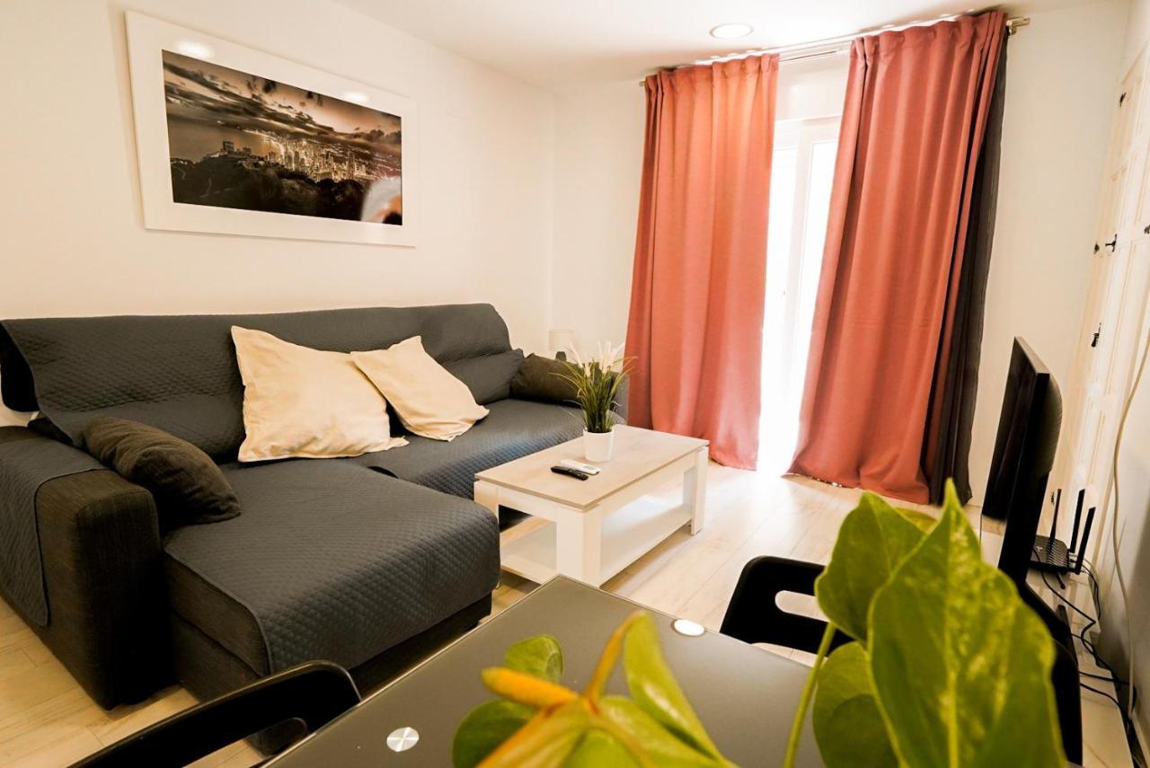 ベニドルム Casa Mya Con Terreno Privado Y Parking Compartido - A 800M De Playa Ponienteヴィラ エクステリア 写真