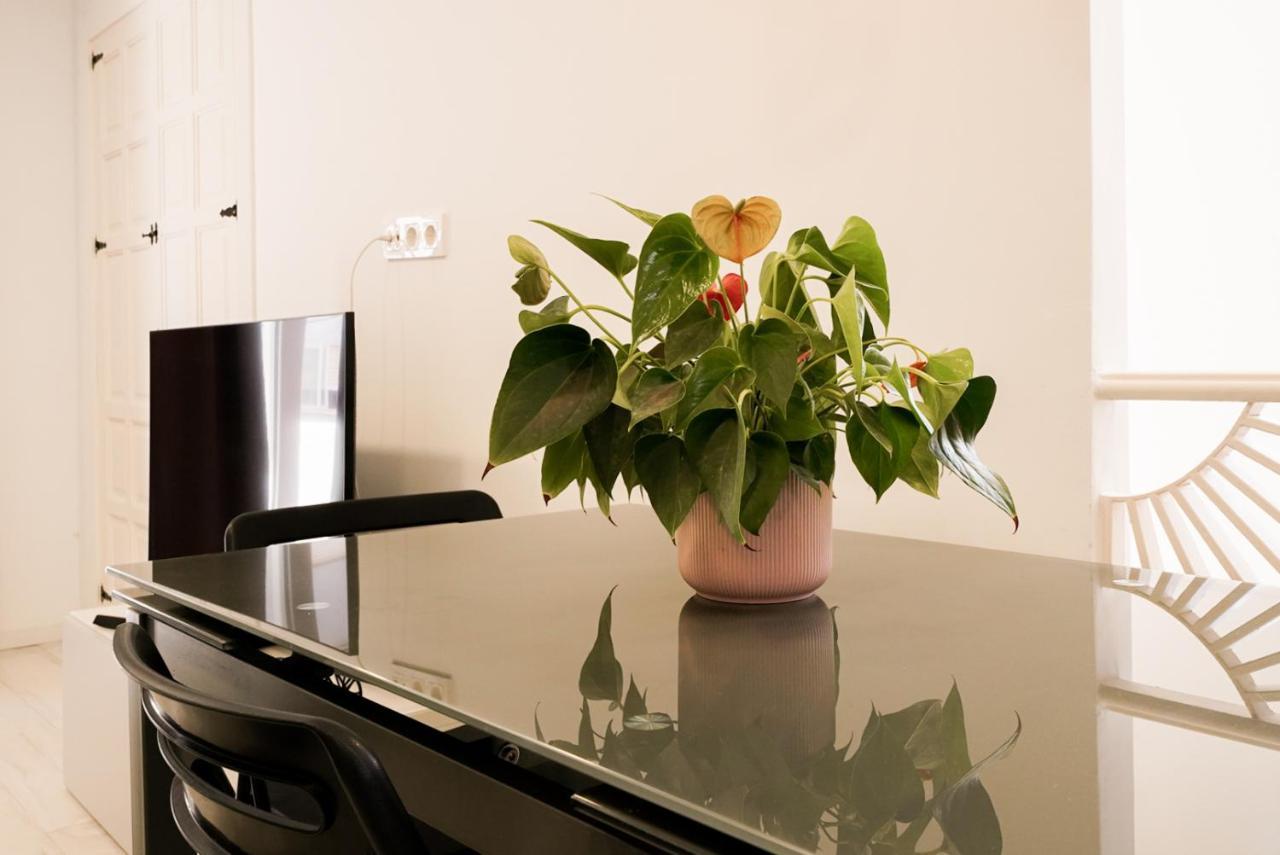 ベニドルム Casa Mya Con Terreno Privado Y Parking Compartido - A 800M De Playa Ponienteヴィラ エクステリア 写真