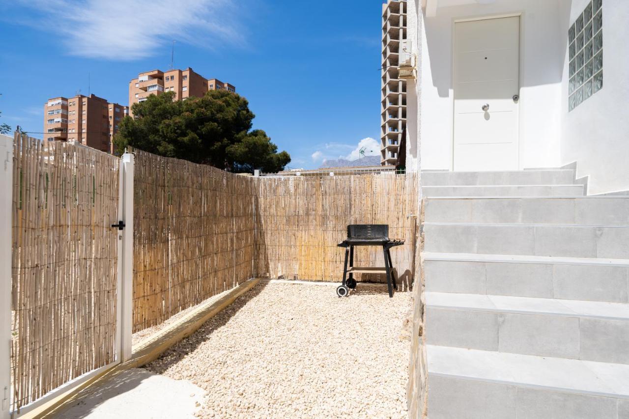 ベニドルム Casa Mya Con Terreno Privado Y Parking Compartido - A 800M De Playa Ponienteヴィラ エクステリア 写真