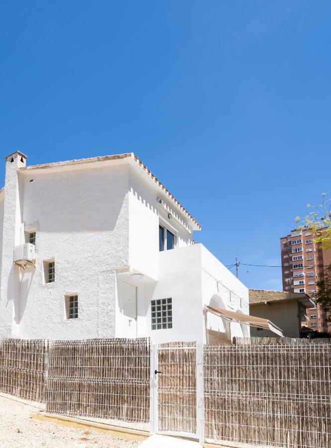 ベニドルム Casa Mya Con Terreno Privado Y Parking Compartido - A 800M De Playa Ponienteヴィラ エクステリア 写真